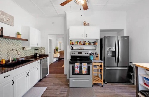 Lake Worth Cottage | Vintage Coastal Cottage 4Bd/2Bth Downstairs Unit