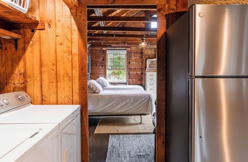 North Hampton Cottage | Vintage cottage that sleeps 8 in amazing North Hampton Beach location with Wifi