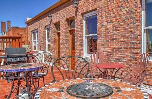 Laramie Apartment | Vintage Downtown Laramie Apartment w/Deck!