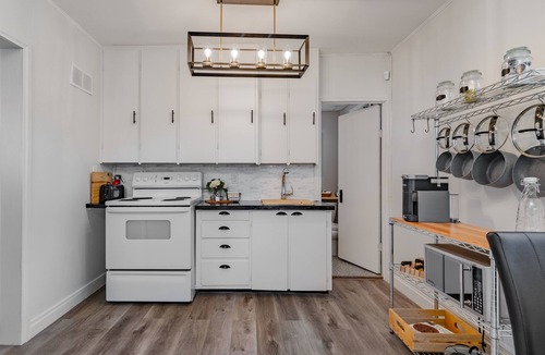Saskatoon House | VIP YXE - Broadway | Four Bedroom Whole Home