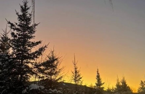 Carroll House | W9 Renovated Bretton Woods condo with great ski slope views, A/C fireplace, 1 minute from skiing!