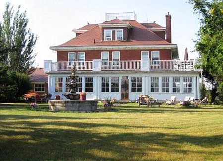 Moose Jaw Bed & Breakfast | Wakamow Heights Bed and Breakfast