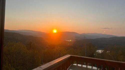 Campton House | Waking up in the Mountains