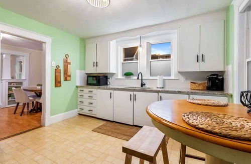 Old Orchard Beach House | Walk to Beach | Patio | Full Kitchen | Parking