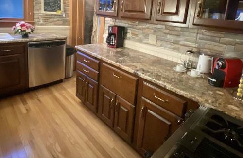 South End Apartment | Walk to breweries, restaurants, bike path, the lake, Farmer's Market, groceries!