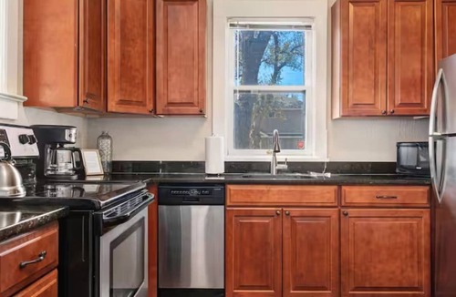 University North House | Walk to CSU | Historical Bungalow w Hot Tub