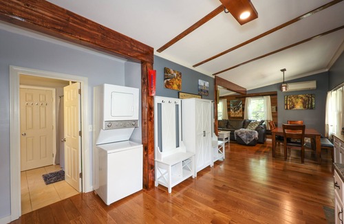 North Conway House | Walk to North Conway Village Shops, Dining & Fun
