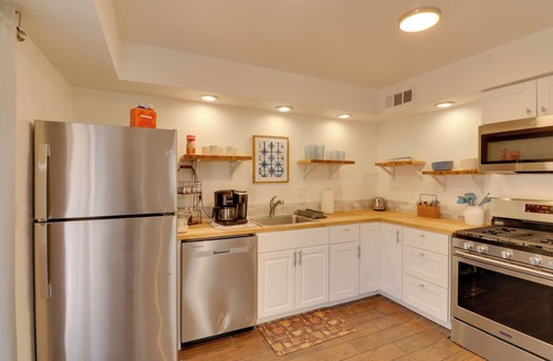 Northeast Heights House | Walk to Shopping Center & Park: ABQ Extended Stay