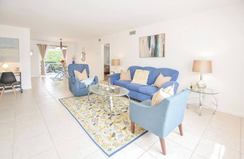 Singer Island Apartment | Walk to the beach 2BR 2BA 1300SF
