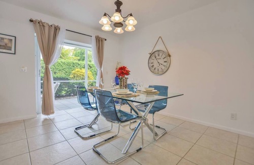 Singer Island Apartment | Walk to the beach 2BR 2BA 1300SF