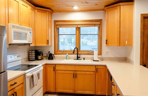 Grand Lake Apartment | Walk to town, natural lake and MTN view, balcony