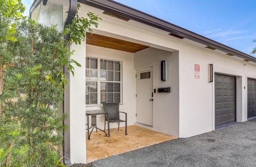 Southside Apartment | Walkable Couple’s Retreat in West Palm Beach!