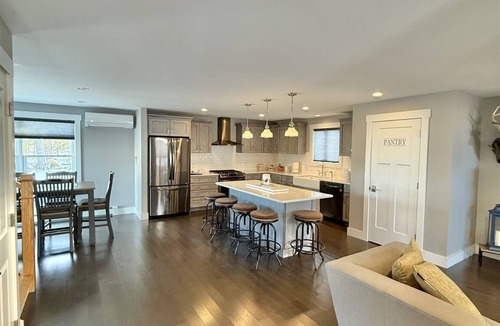 Standish House | WARD'S COVE. 3-bedroom 2.5 bath