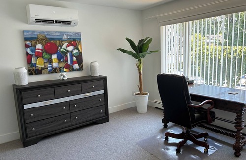 Surrey House | Warm and charming pet friendly home in Crescent Village and steps to the Beach.