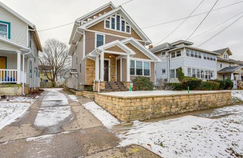 Mansfield House | Warm and Cozy Mansfield Home Deck, Gas Fire Table!