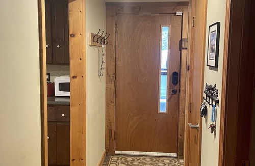 North Conway Condo | Warm and Spacious Condo