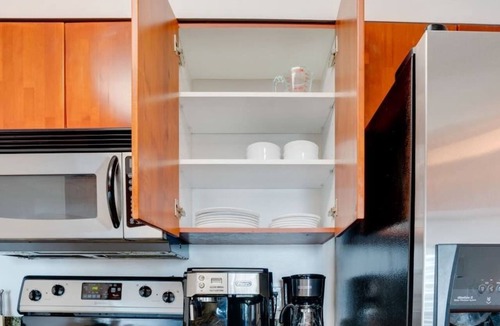 Brickell Condo | Warm and Tailored 1BR w Pool Hot tub GYM Parking