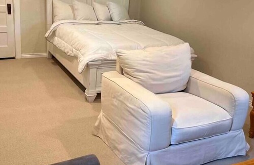 Washington Park House | Wash Park Tudor mother in law apt sleeps 4