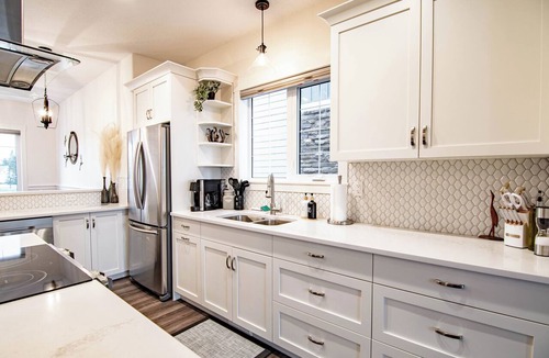 Sylvan Lake House | Water's Edge Escape - Luxury Lakehouse on the Marina