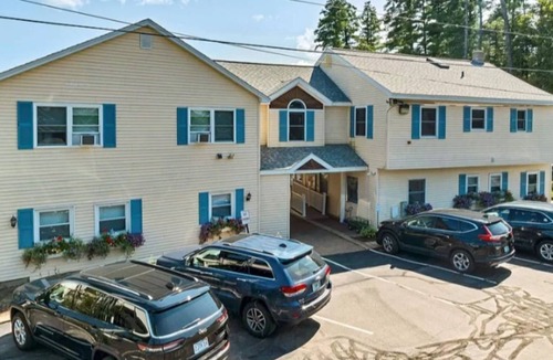 Lochmere Condo | Waterfront 2-bedroom condo on Lake Winnisquam, in quaint Tilton.