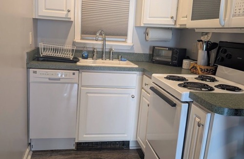 Lochmere Condo | Waterfront 3 bedroom/1 bath condo with WiFi, AC
