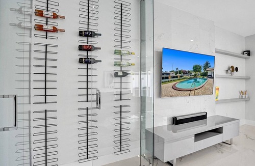 Eastern Shores House | Waterfront 3B/2B Villa w private Pool and Dock