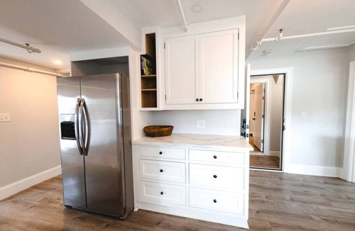 Hyannis Villa | Waterfront 5-Bed 2-Bath Retreat