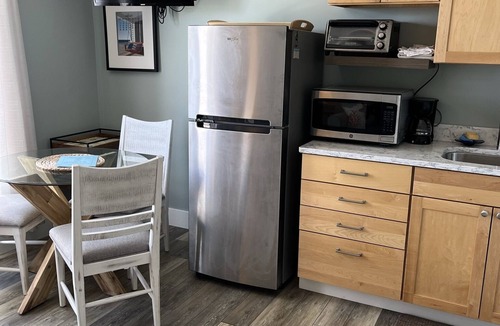 Ogunquit Condo | Waterfront Condo 1BR/1BA overlooking Ogunquit Beach very close to beach and town