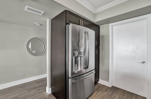 Lantana Condo | Waterfront condo & boat dock at the Heart of Palm Beach