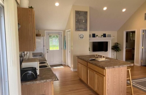 Antrim Cottage | Waterfront Cottage Weekly Rental
