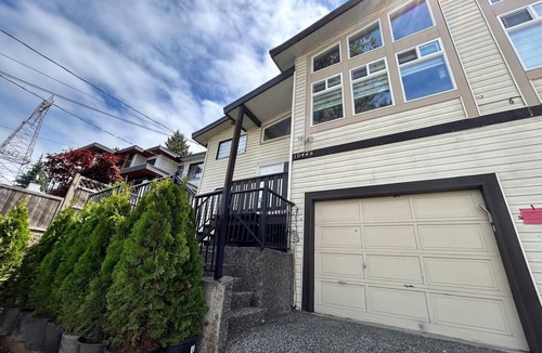Delta House | Waterfront Delta retreat near Vancouver airport, shopping, dining and transit