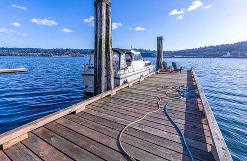 Port Moody House | Waterfront Escape | Waterfront | HotTub | Grill
