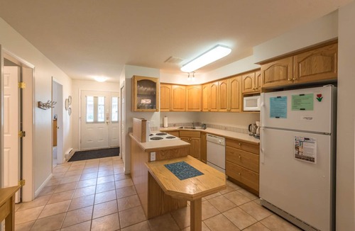 Okanagan-Similkameen Condo | Waterfront, ground floor, 2 Bedroom Suite on Skaha Lake Paradise Resort