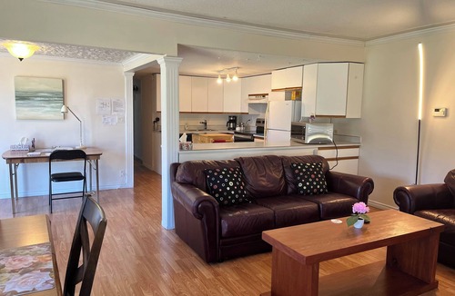 Castlegar House | Waterfront house with amazing views and large yard