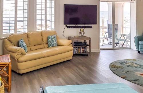 Nettles Island House | Waterfront Nettles Island Beach House: Pool Access