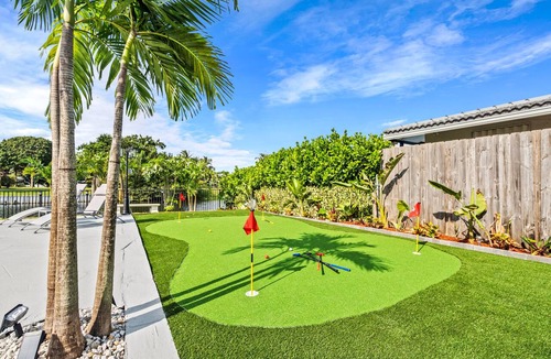 Lake Worth House | Waterfront Oasis w/Pool, Minigolf & TikiHut! Perfect for Families