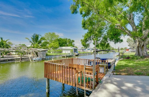 Buckhead Ridge House | Waterfront Okeechobee Getaway w/Backyard Dock!