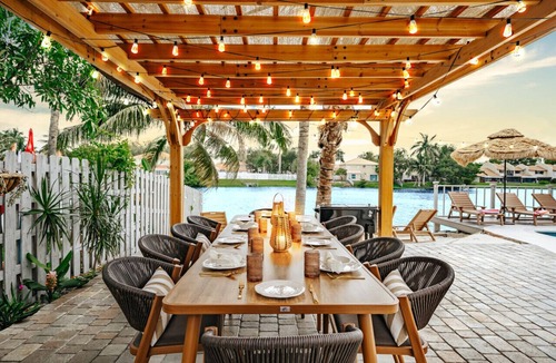 Pembroke Pines Villa | Waterfront Villa BBQ, Pool, Game Room, Cinema and Spa