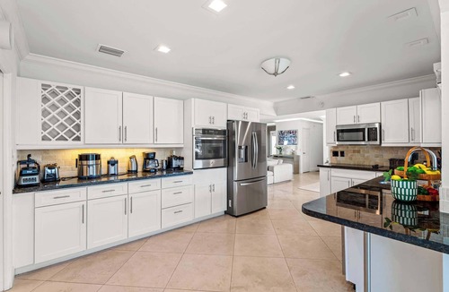 Bel Air Villa | Waters Edge Luxury - Walk or bike to the Beach