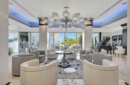 Bermuda Riviera Apartment | Waveside Getaway