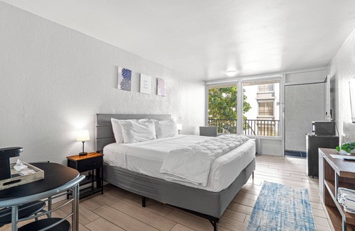 Hollywood Hotel | We Are Your Affordable Alternative in Hollywood, FL – With Breakfast!