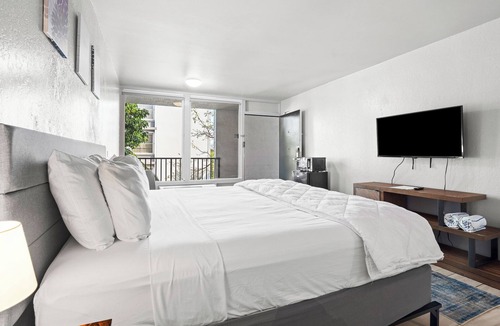 Hollywood Hotel | We Are Your Affordable Alternative in Hollywood, FL – With Breakfast!