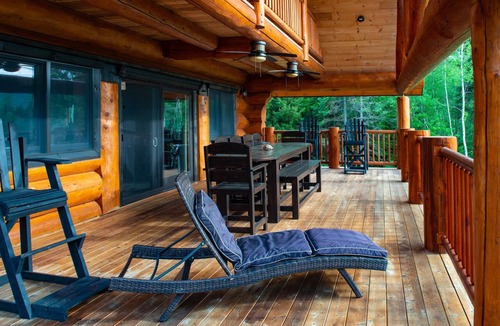 Twin Mountain Ski Chalet | Weddings, Vaca Rentals, One of a kind log home!