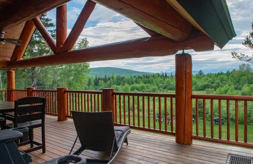 Twin Mountain Ski Chalet | Weddings, Vaca Rentals, One of a kind log home!