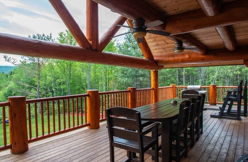 Twin Mountain Ski Chalet | Weddings, Vaca Rentals, One of a kind log home!