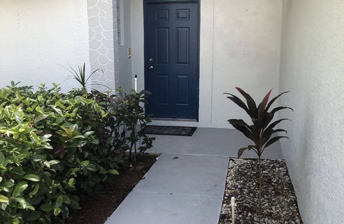 Wellington House | WEF, 3 Bedroom 3.5 bath wellington home just min to show grounds