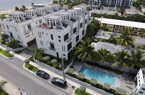 Pompano Beach House | Welcome to Ocean Pearl – Steps from the Beach, Rooftop Terrace/Private Elevator