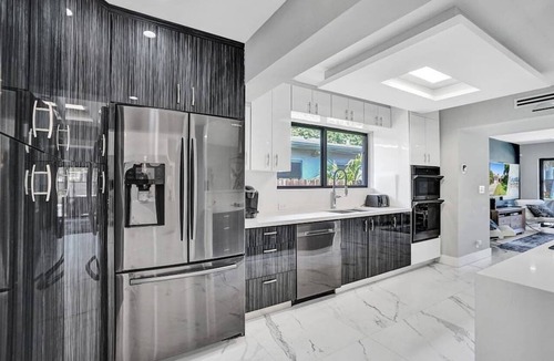 Hollywood Lakes House | Welcome to Paradise! 1 mile to beach heated pool!