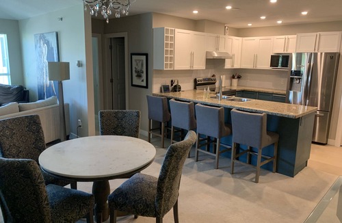 Cultural District Condo | Welcome to Paradise - 5 mins from the beach
