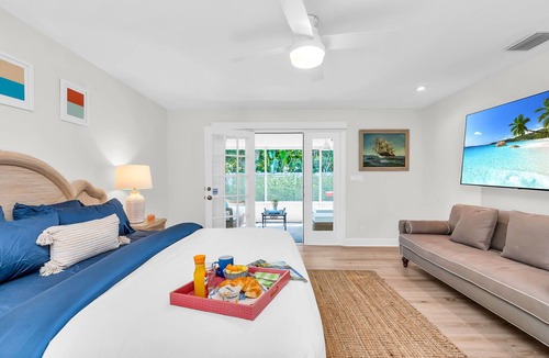Southside House | Welcome to The Pink Cabana – A Vibrant Escape in the Heart of West Palm Beach!